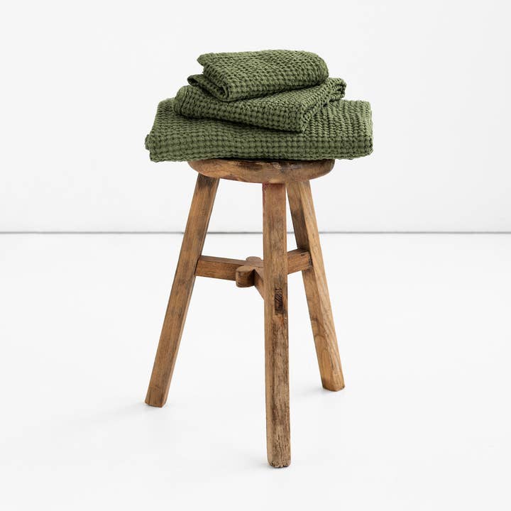 MagicLinen (We handle U.S. import procedures for you) - Wholesale Towel Set - Waffle linen towel set in various colors6