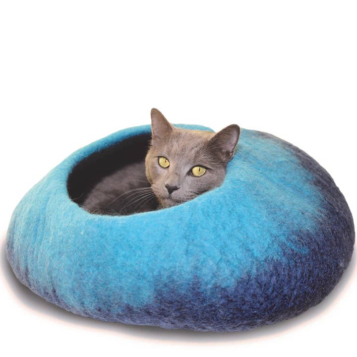 Karma Cat Inc. - Wholesale Pet Cave - Cat/Dog - Ombre Wool Pet Cave, Navy & Turquoise
