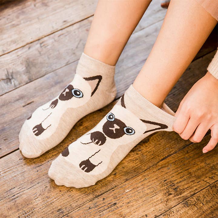 ACCITY - Wholesale Socks - Women's - CUTE CAT PATTERN ANKLE SOCKS_CWMS0210