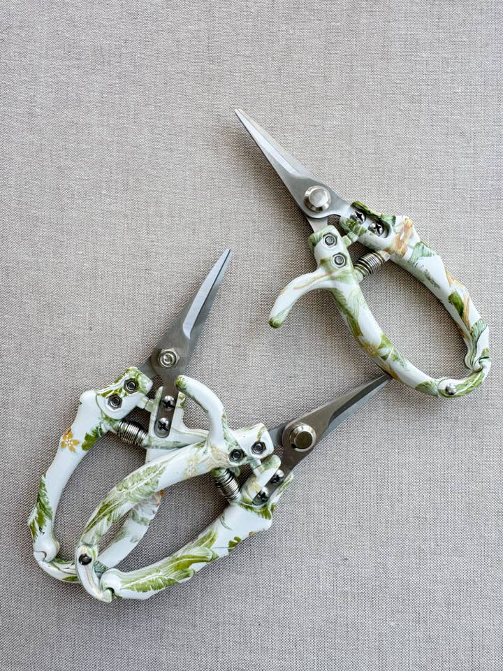 Blomformad spetsig trädgårdssax sekatör för wholesale av Laura Hooper Design House