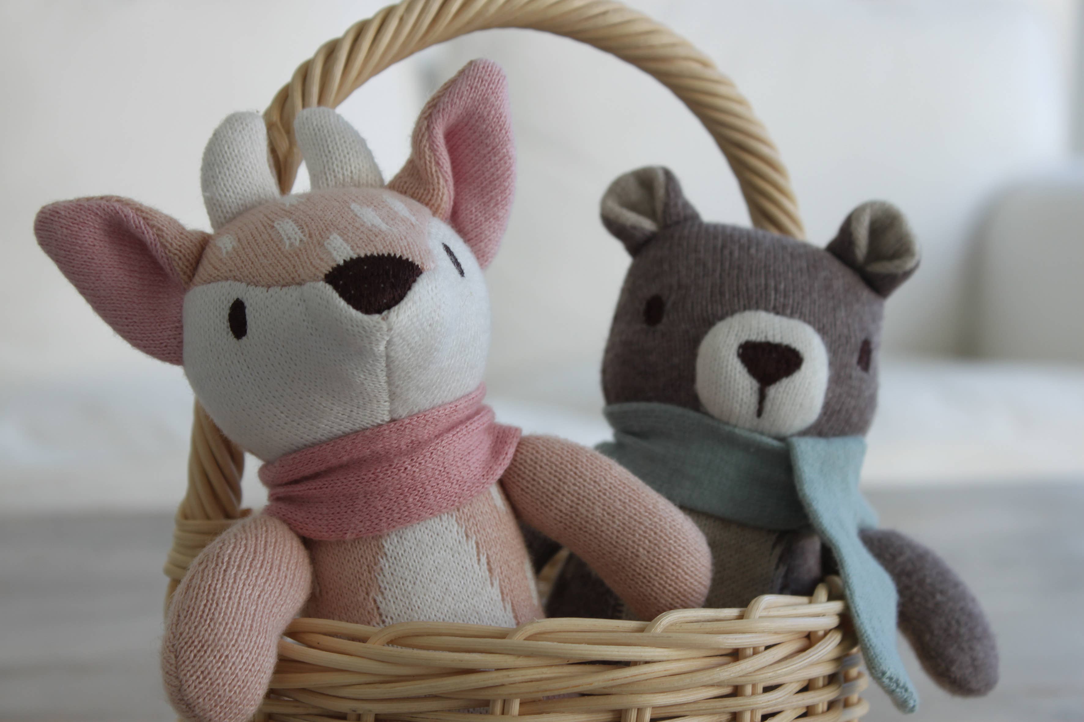 ThreadBear Design UK/EU – wholesale Stuffed/plush toy – Kids & baby – ThreadBear Fred Bear - Knitted Soft Toy 18cm3