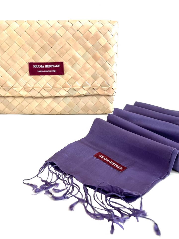 Le Krama Soyeux Améthyste pour la vente par Krama Heritage