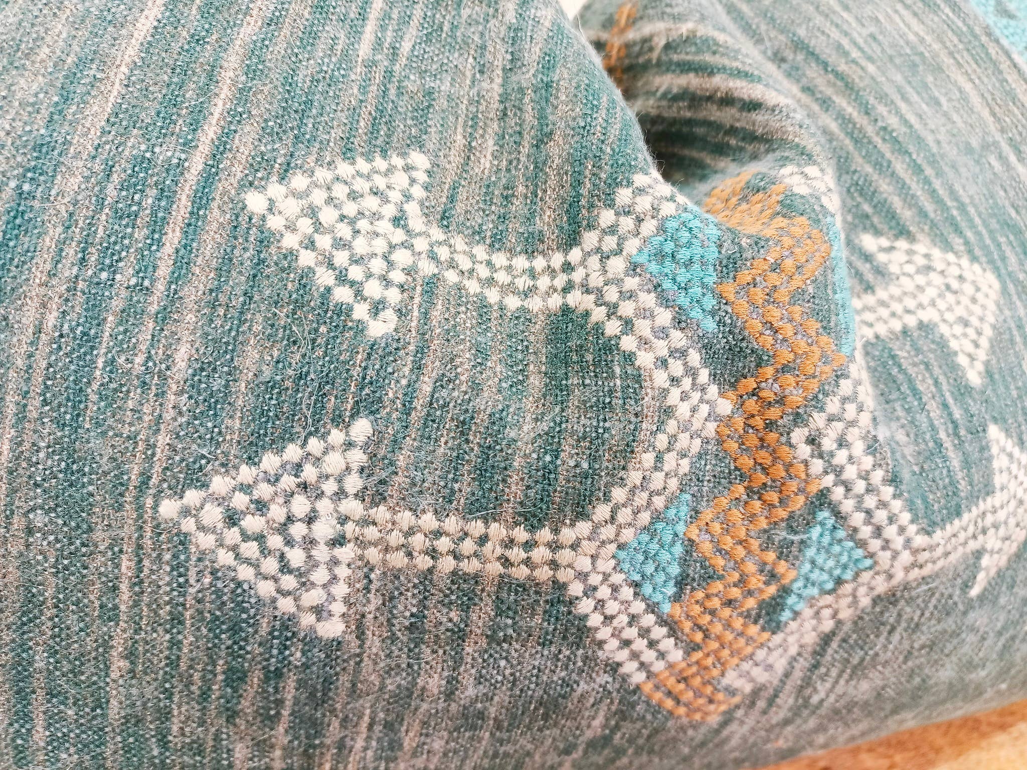 Urban Adorn - Wholesale Throw Pillow Cover - Emerald Green Cactus Silk Inspired Linen Cushion Cover1