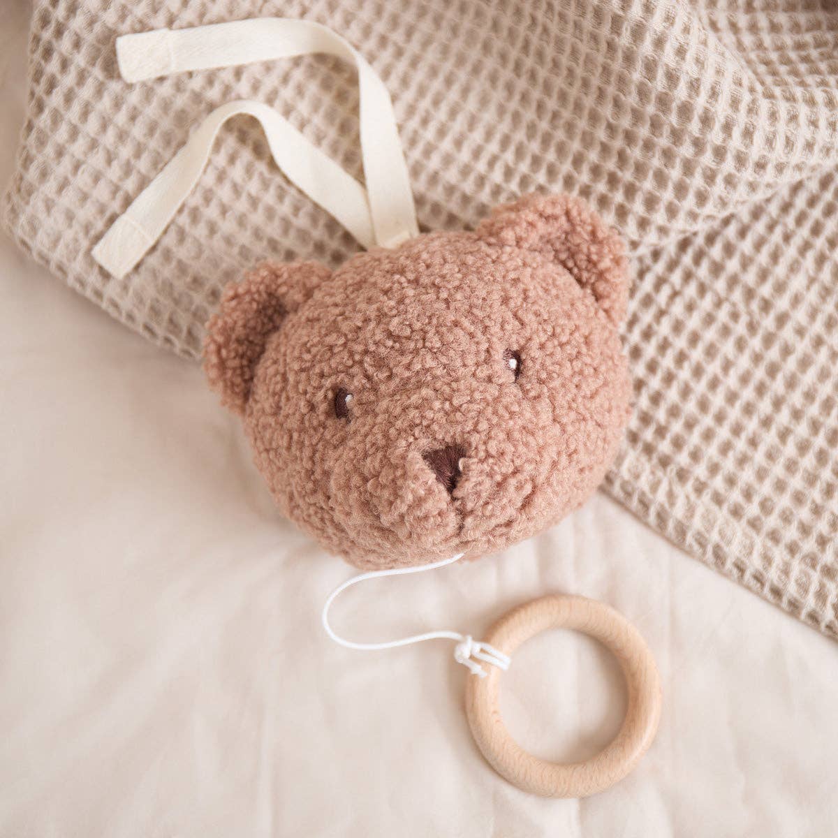 Bieco Spielwaren - Wholesale Stuffed/Plush Toy - Kids & Baby - MUSIC BOX BEAR MIKA2