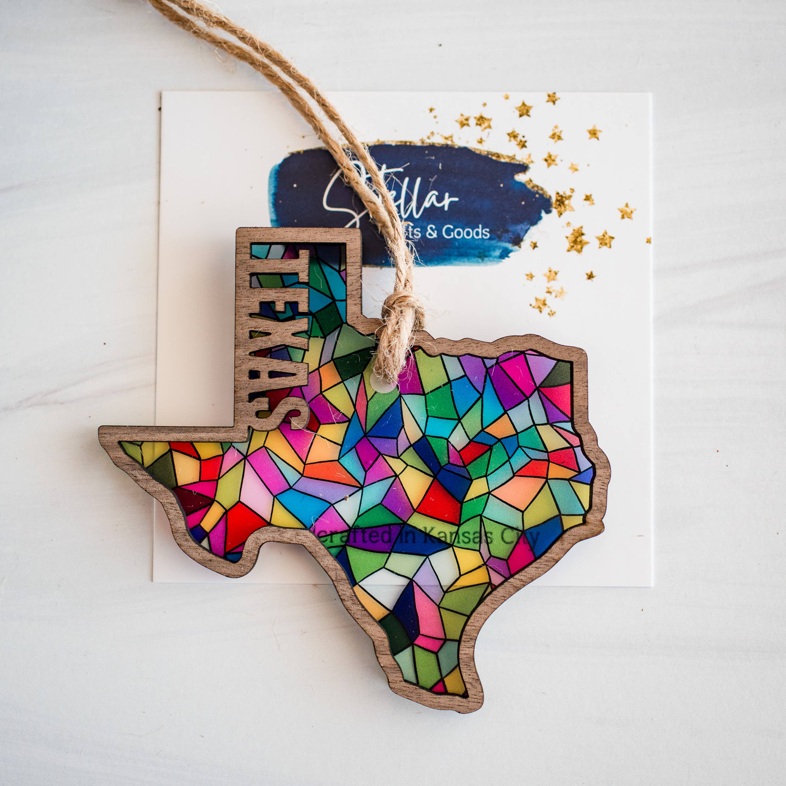 Stellar Gifts & Goods Wholesale - Vente Objets de décoration - Ornements - Vitrail Fête d'État - Noël Local47