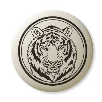 Coffret cadeau pendentif en porcelaine Tiger 2 pour la vente par Touchstone Pottery