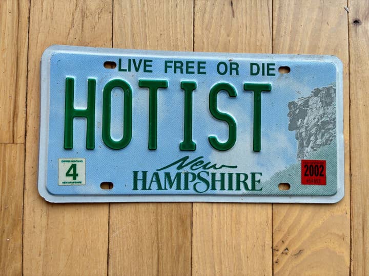 2002 New Hampshire Specialnummerplade for engroshandel hos RusticPlates