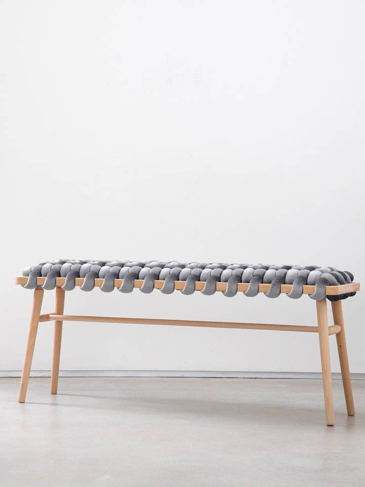 Sterling grå sammetsvävd bänk för wholesale av Knots Studio