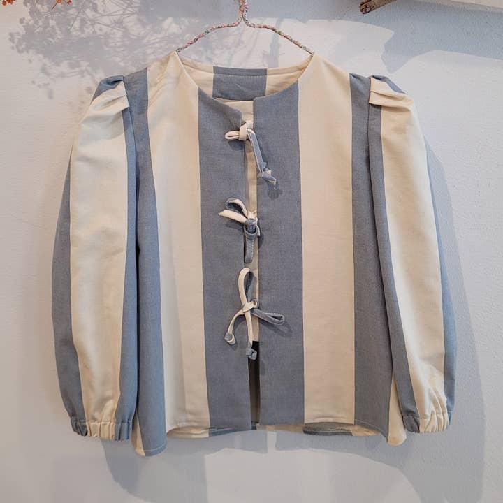 Blau-creme gestreifte Jacke für den Großhandel von Mia y Lia