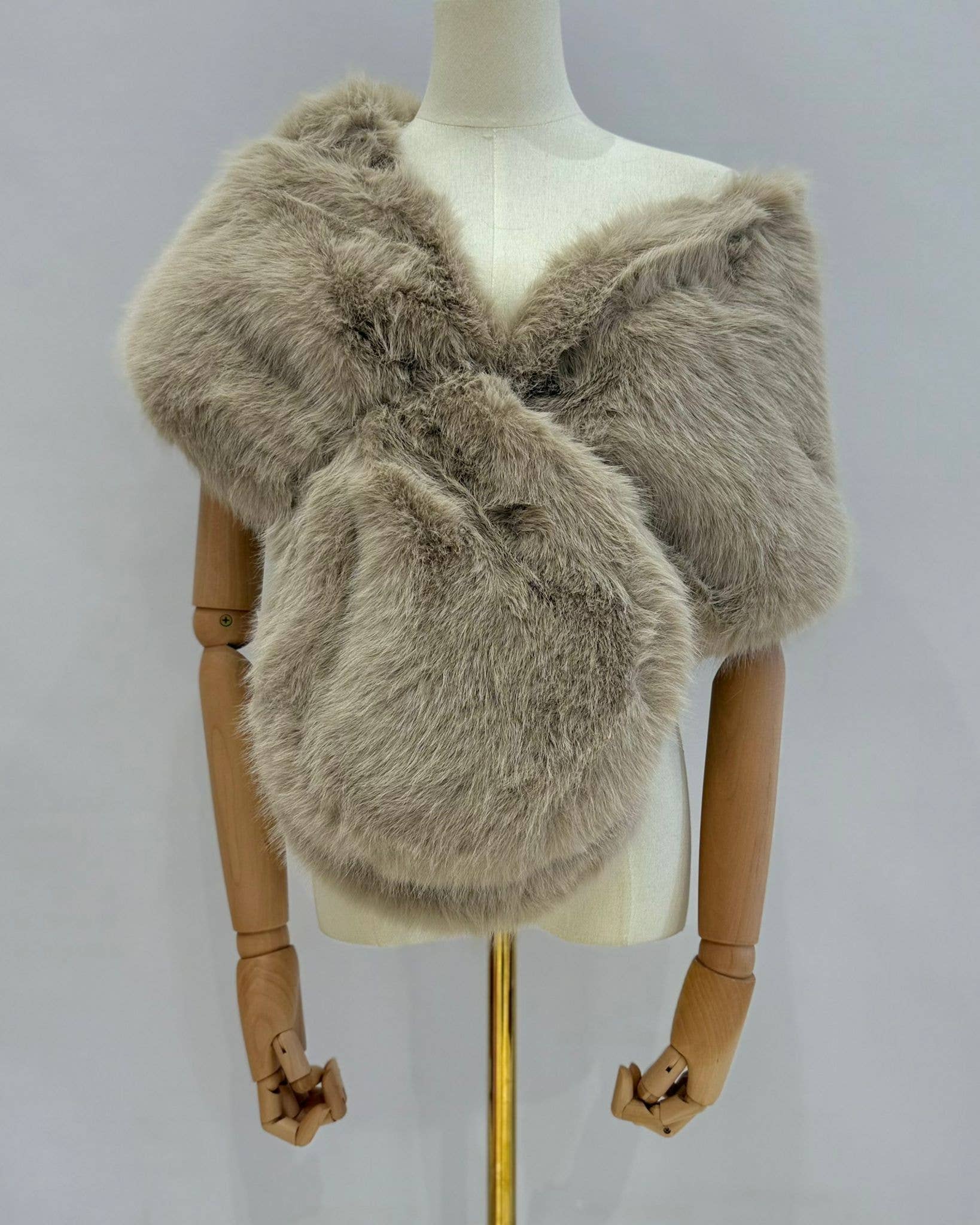 Invitadissimas - Vendita all'ingrosso Pelliccia/Pelliccia sintetica - Donna - Stola in pelliccia sintetica L8057