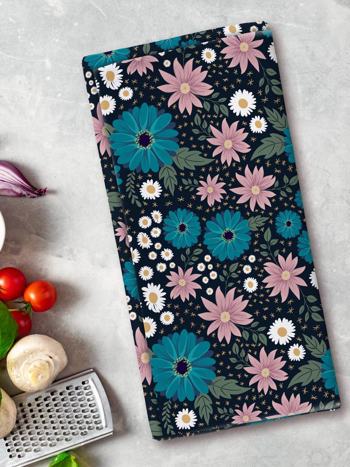 Geschirrtuch - Sommer-Wildblumen - Blau/Rosa - 48 x 69 cm für den Großhandel von Roxy Lane Design