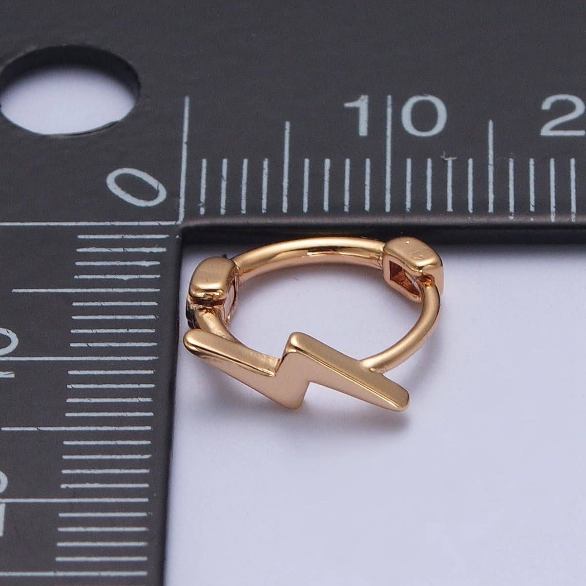 Aim Eternal - Wholesale Huggie Earrings - Minimalist Lightning Bolt Huggie Hoop Earrings P-4103