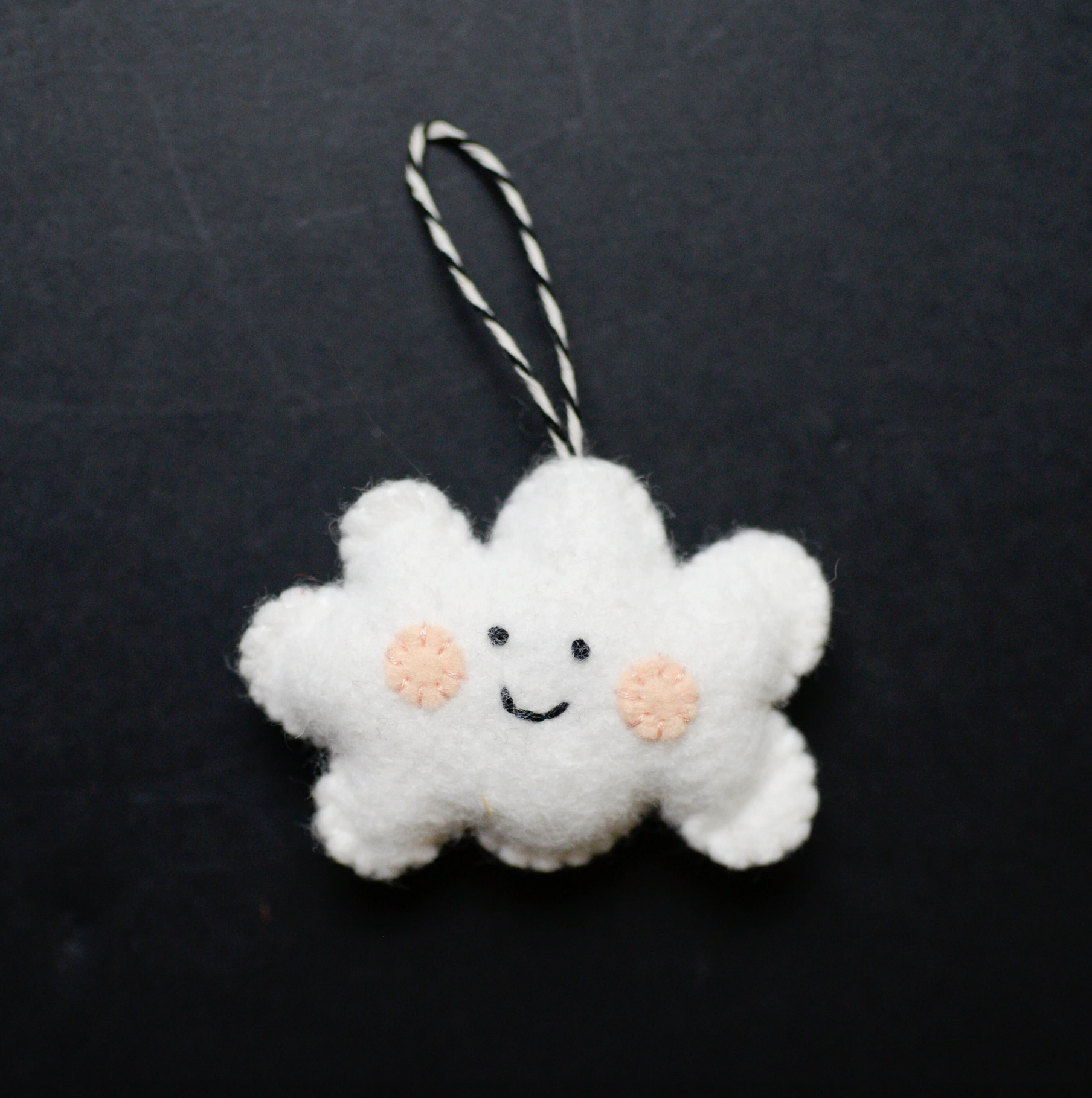 Make & Mend – wholesale Sömnadskit – Startkit för moln-gosedjur2