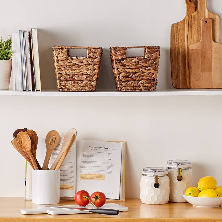 Welcome Home Unbeatable Deals - Wholesale Basket - Medium Dark Brown Water Hyacinth Basket Set of 22