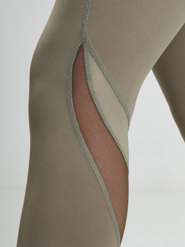 Legging de compression ventilé pour la vente par iGD Sport
