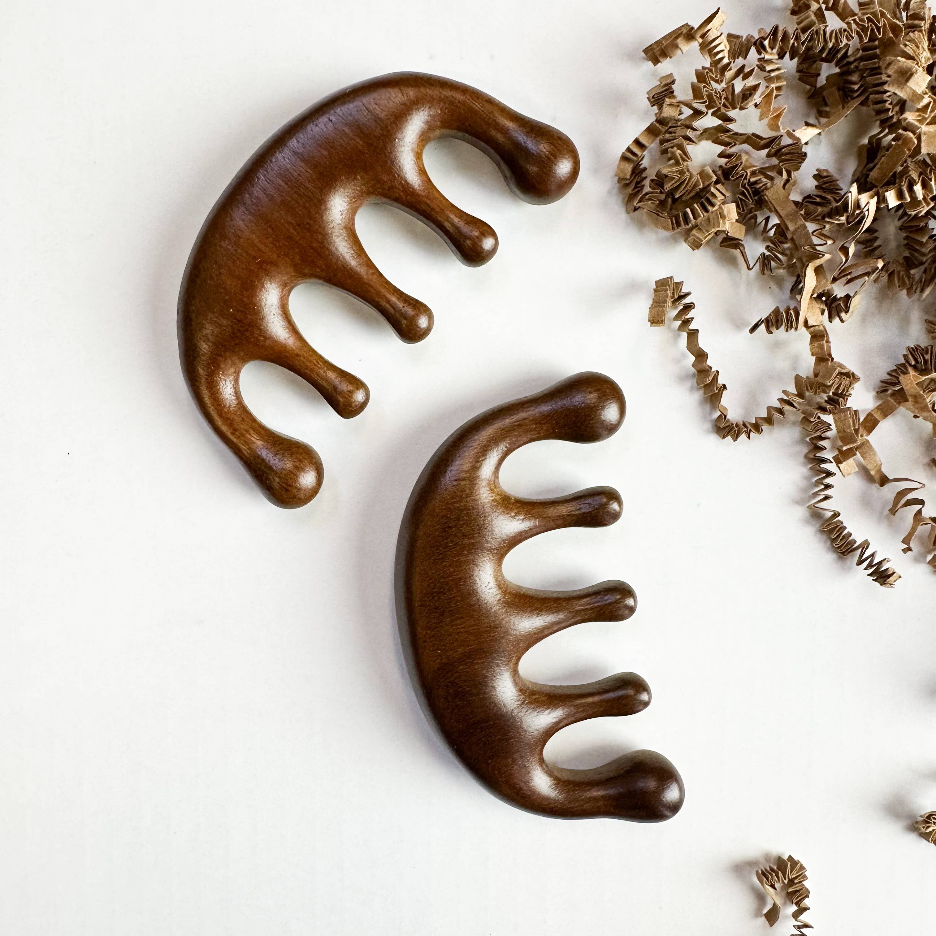 Smile Boutiques - Wholesale Head Scratcher/Massager - Natural Sandalwood Scalp Massager1