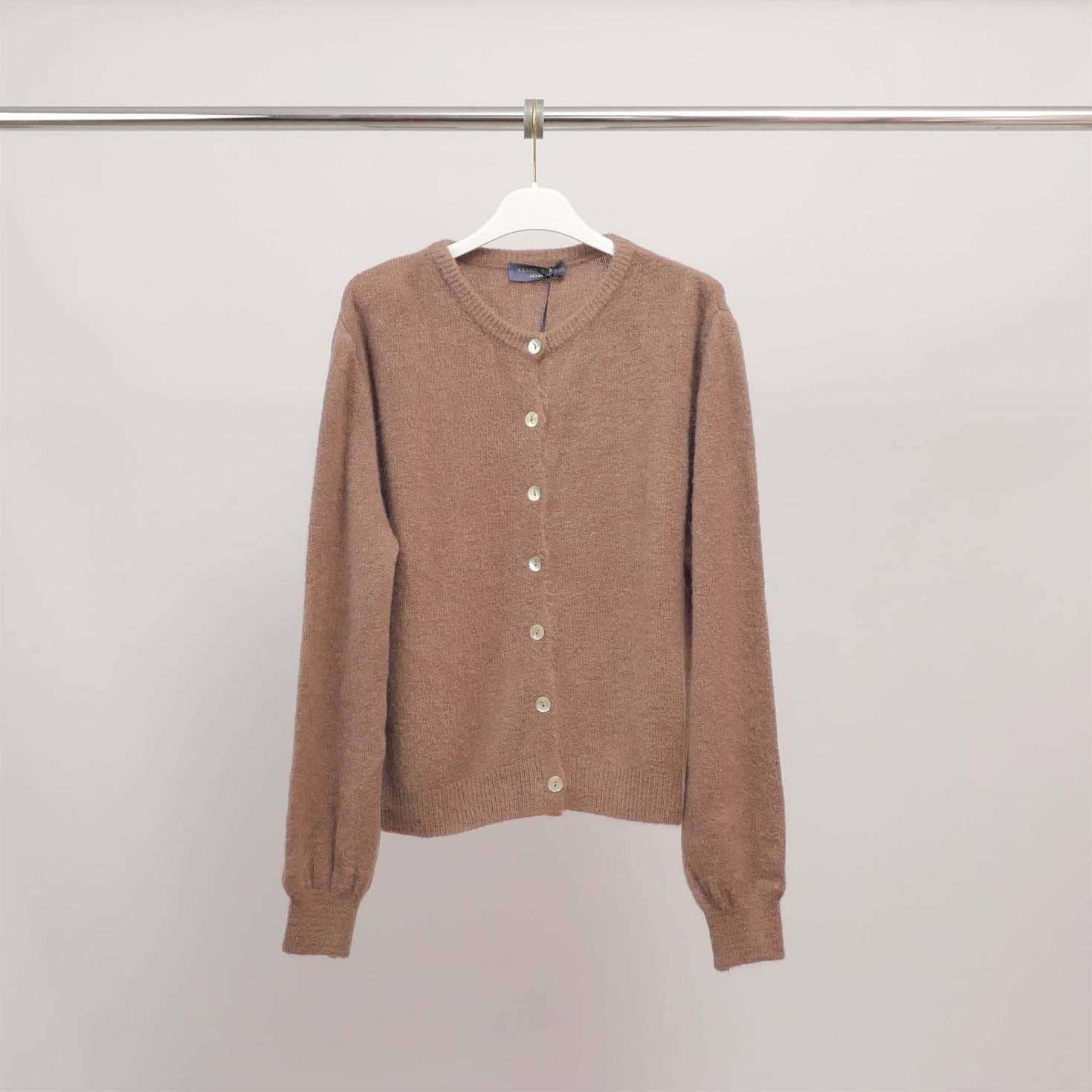 Cecile Wang - Vente Cardigan – femme - Gilet col rond en maille duveteuse PJ250059