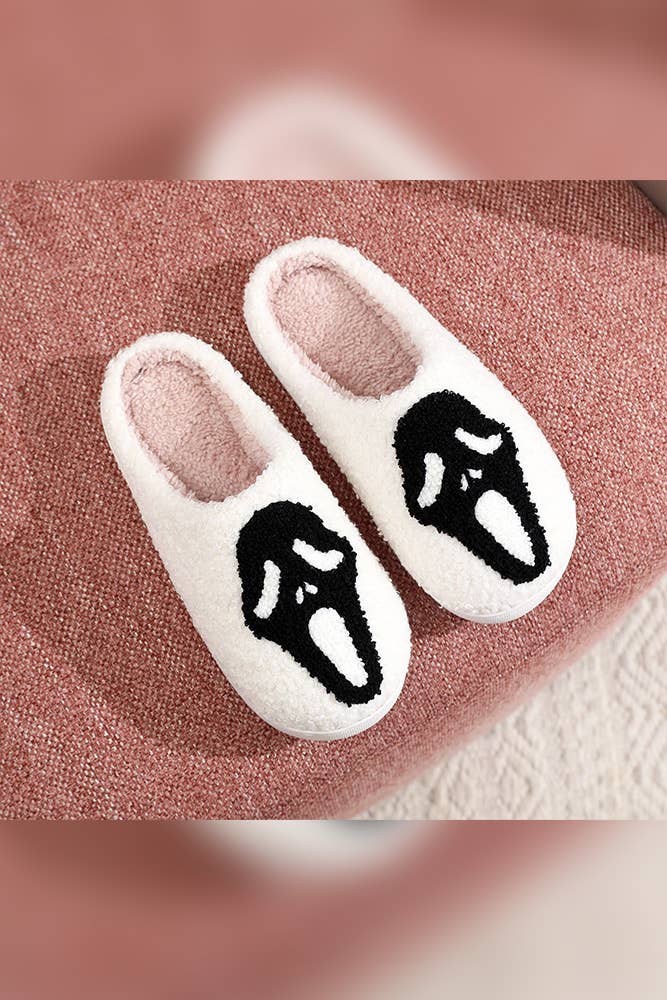 UNISHE - Wholesale Slippers - Women's - Halloween Ghost Fleece Slipper ZK19552