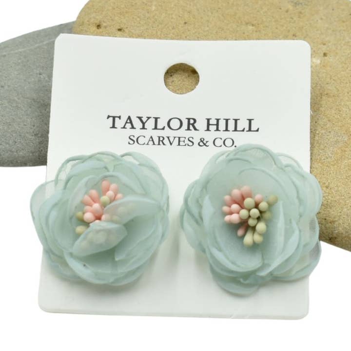 Taylor Hill Scarves & Co - Wholesale Knopjes/oorstekers - THSE1089: Lichtblauw: Organza Bloemoorbellen0
