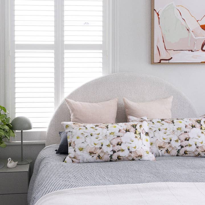 Helen Bankers - Wholesale Bedding pillowcase/sham - Linen Pillowcases - Light Lisianthus1