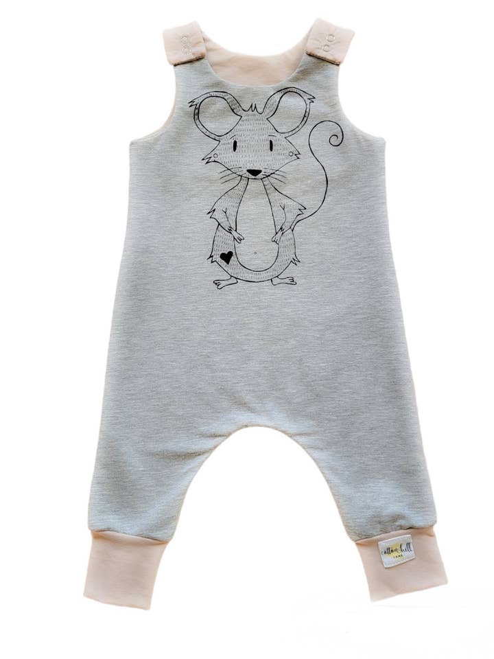 Barboteuse en jersey de coton biologique sérigraphiée à la souris pour la vente par Cotton Hill Lane