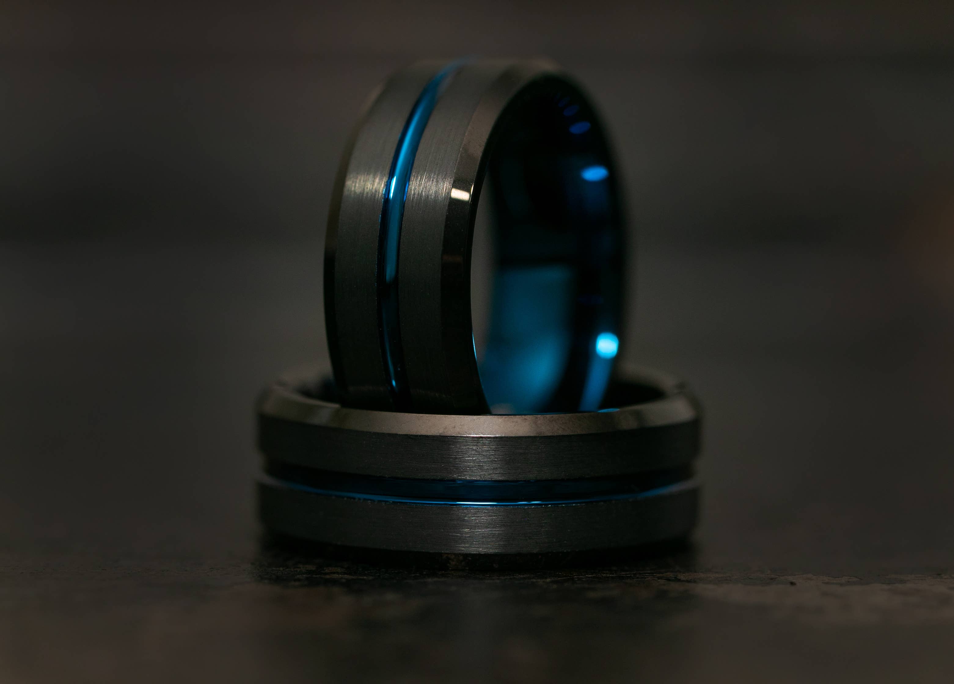 AxBands – Anel de casamento por atacado – Anel Preto e Azul, Banda de Casamento Tungsténio Preto