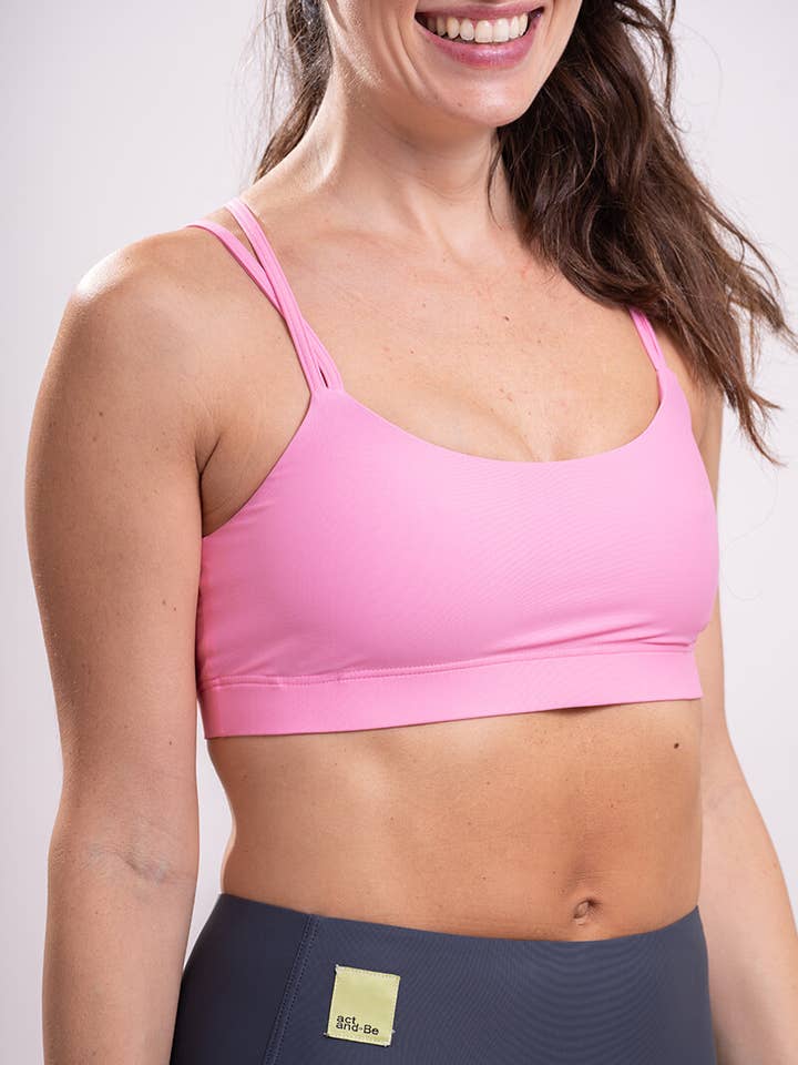 Soutien-gorge de sport rose recyclé Megan Bubble Gum pour la vente par ActandBe