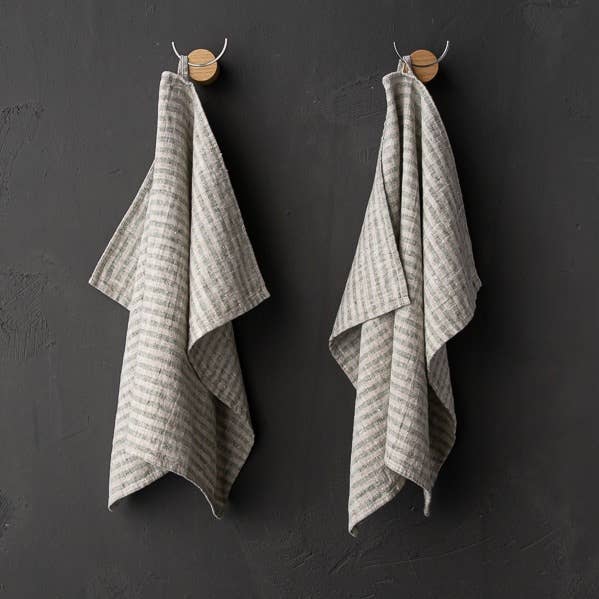 SET OF 2 FOREST GREEN NATURAL TEA TOWELS BRITTANY for wholesale by LinenMe