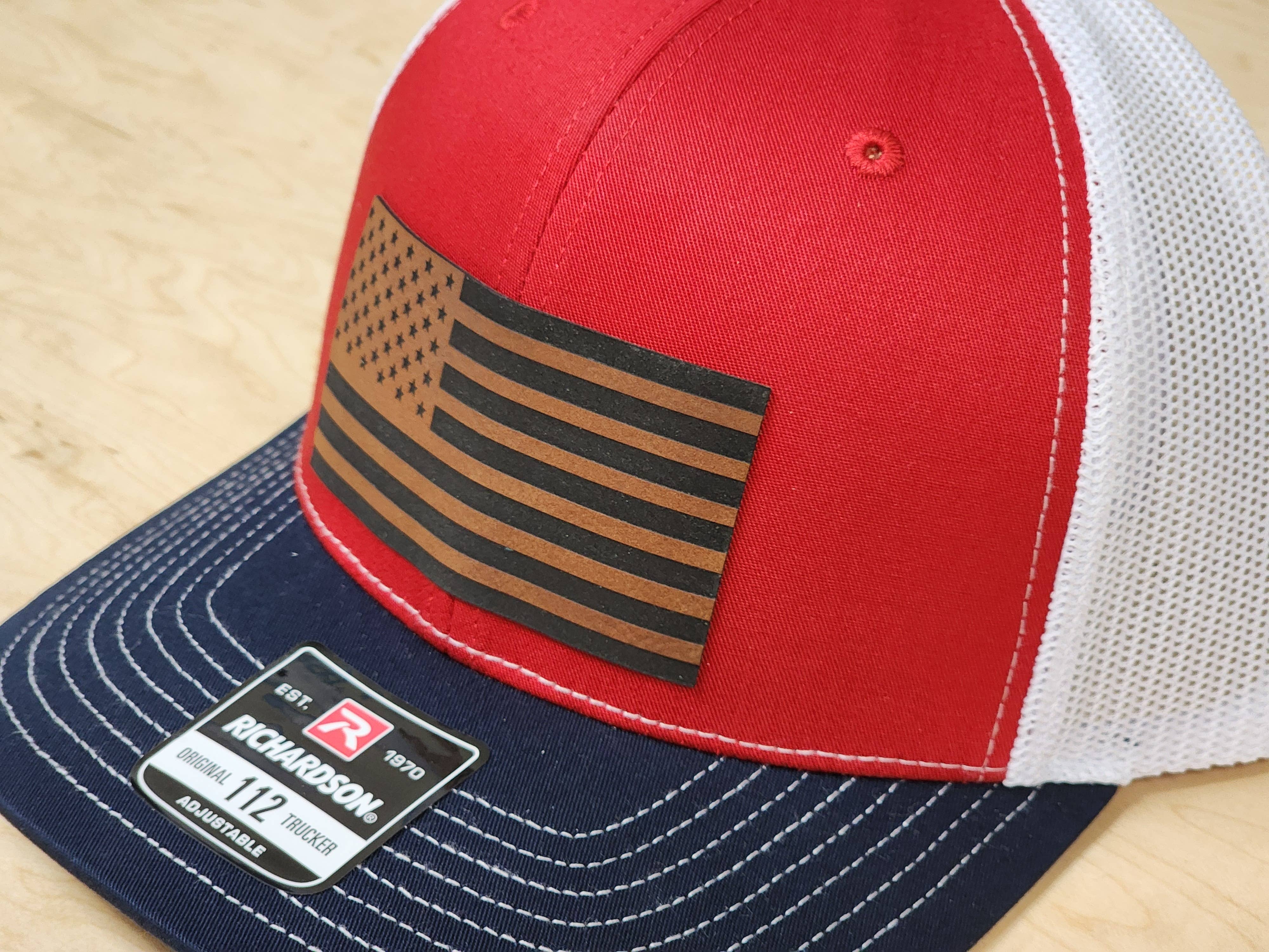 Knot Creatives - Vente Casquette de camionneur – unisexe - Casquette Trucker Richardson 112 - Écusson Drapeau Américain, Rouge, Blanc2