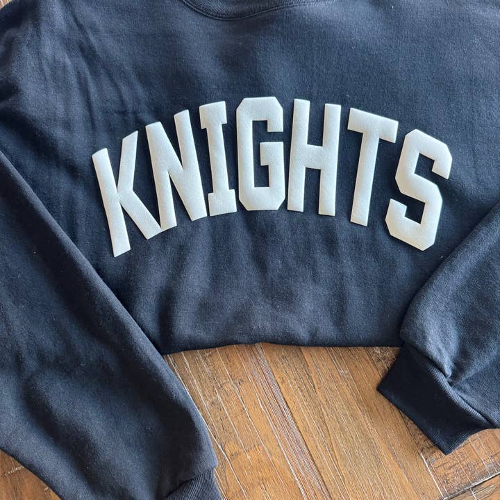 Sweat-shirt à col rond KNIGHTS pour la vente par Malibu and Mint