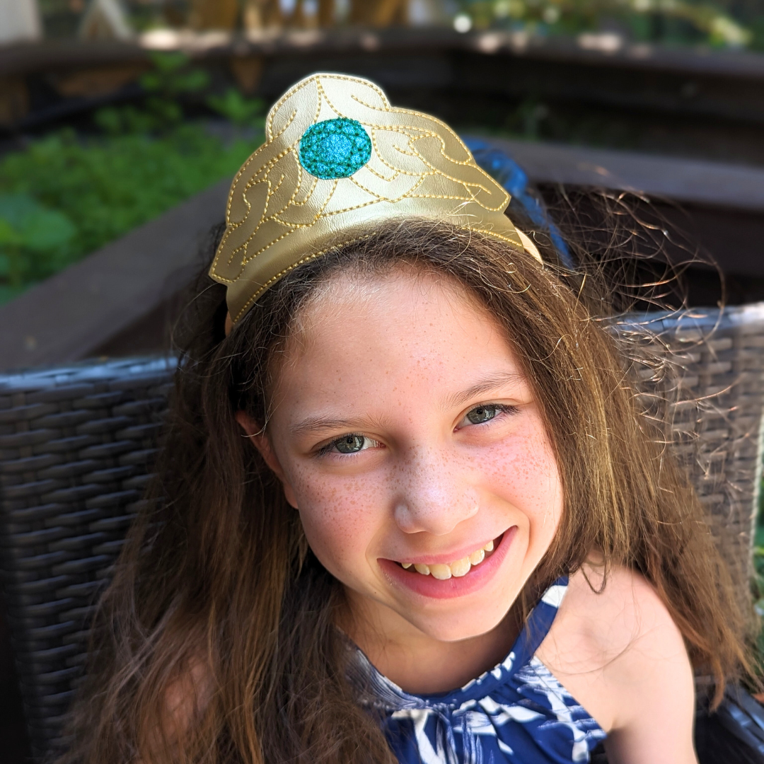 Leluna Star - Wholesale Costume - Kids - Gold and Green Scottish Crown and Wand6