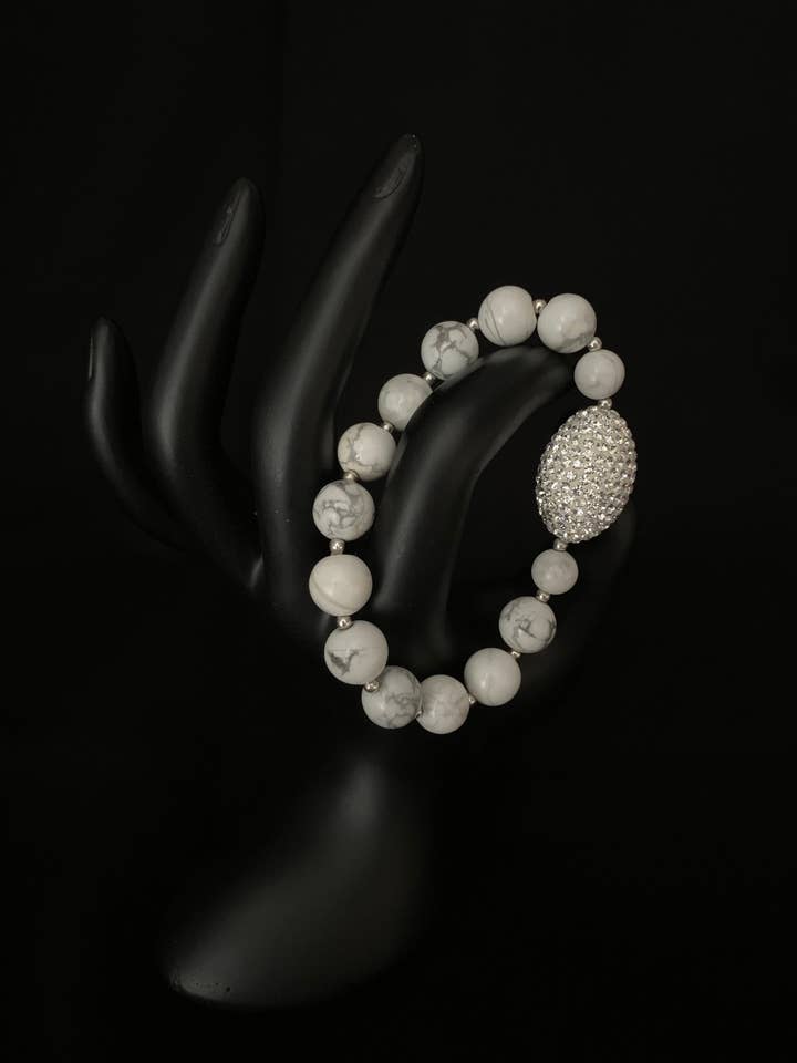 Pulseira Howlite Branca - Pulseira de Meditação Frete Grátis - Pulseira Artesanal - Pulseira de Pavimentação - Pulseira Feminina - Pulseira Elástica - Pulseira Empilhada por atacado de Diana Wingert Jewelry