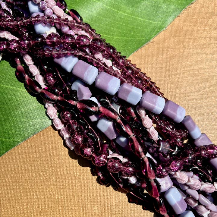 Bead Goes On - Wholesale Beads - Vintage Purple Small Flower Cap Glass Beads3