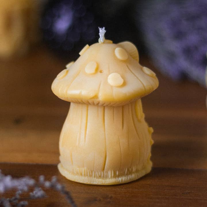 The Ramblin' Bee - Wholesale Novelty Candle - Toadstool Fairy House