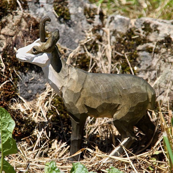 Wooden chamois for wholesale by LES SCULPTEURS DU LAC