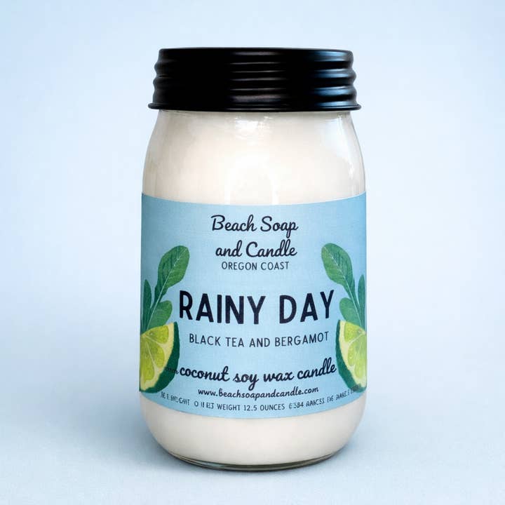 Bougie en pot en cire de soja à la noix de coco Parfum Jour de Pluie (Thé Noir/Bergamote) pour la vente par Beach Soap and Candle