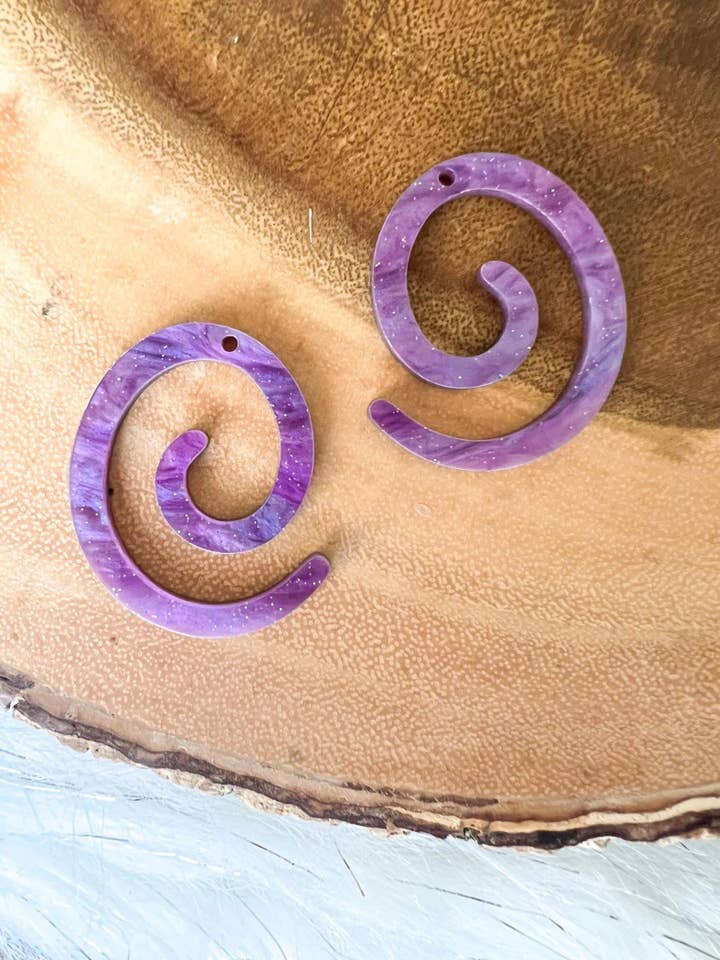 Découpe laser | Acrylique | Personnalisé en gros | boucles d'oreilles design en spirale pour la vente par KBR By Donna