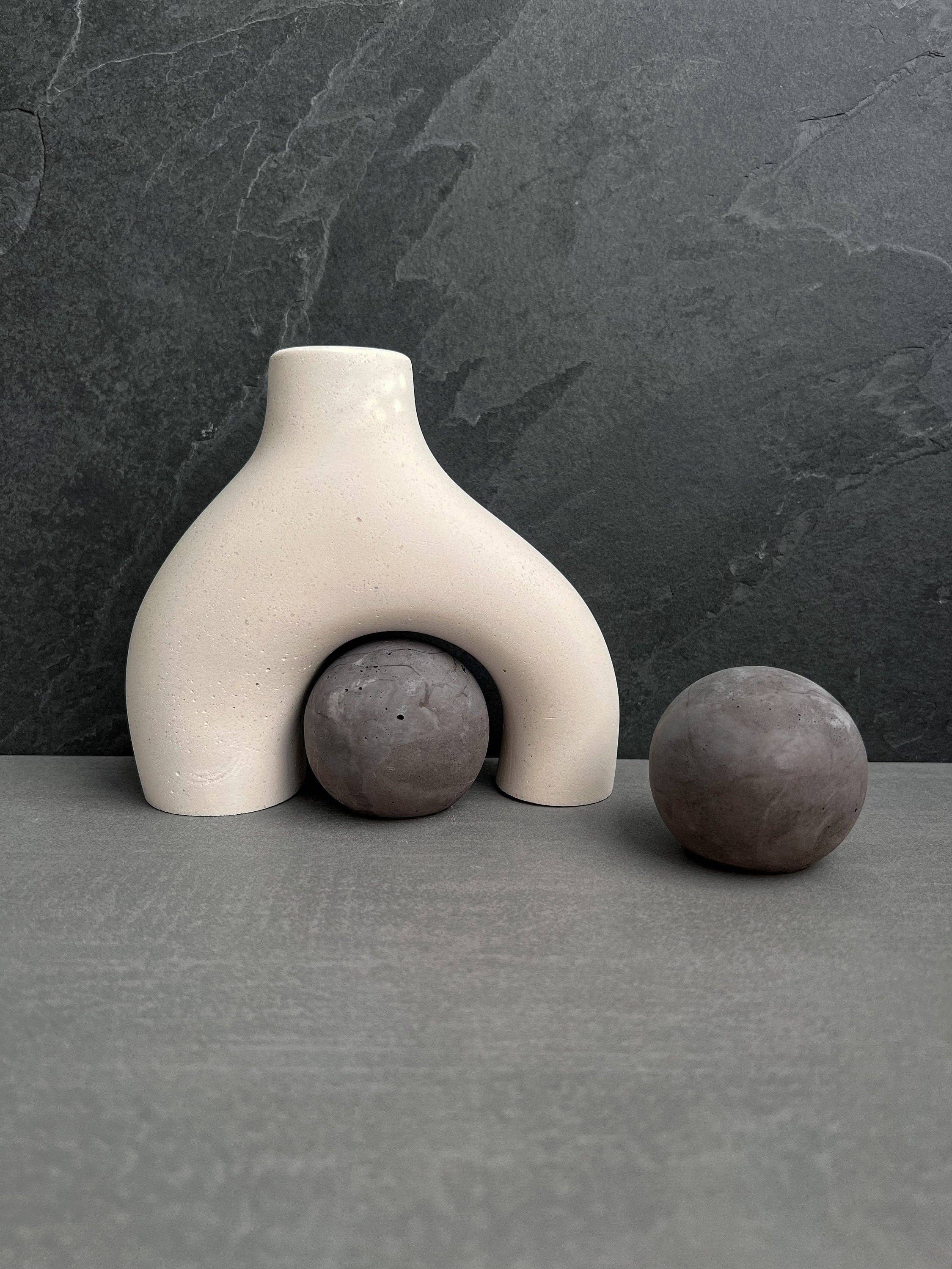 Minimal Loot Design - Wholesale Vase - Nordic Style Vase, Concrete Vase, Asymmetrical Modern Vase, Minimalist Vase, White Vase, Vase Decor, Minimalist Vase, Nordic Decor, Minimal2