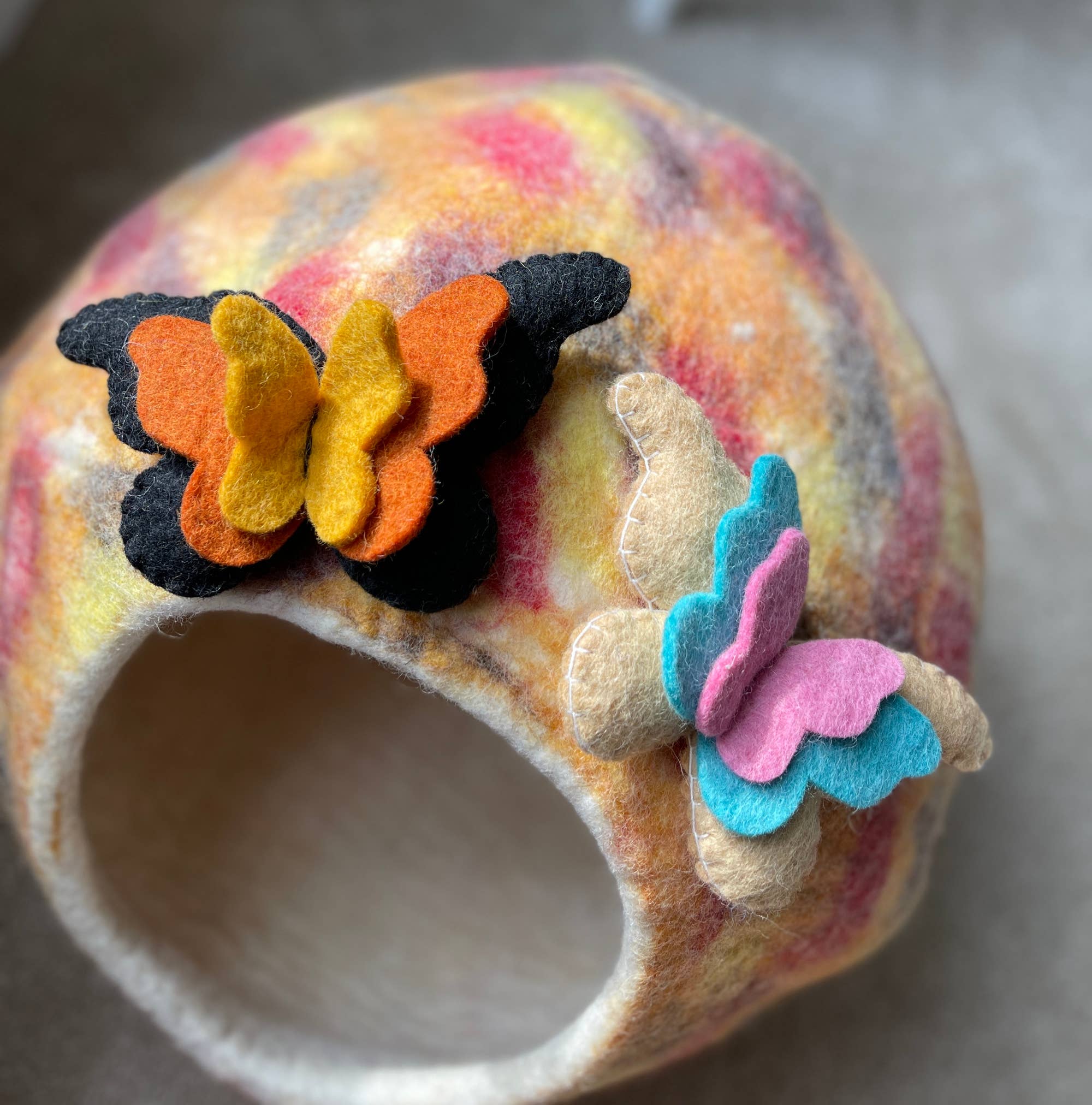 Everest Pet Supply & Gifts - Wholesale Pet Cave - Cat/Dog - Cat Cave Orange Butterfly, 100% Wool, Felted, Handmade1