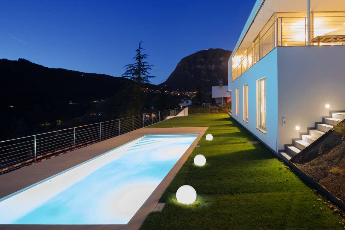 Allsop Home & Garden – wholesale Outdoor/lawn light – GLOW Portable LED Harvest Moon Outdoor Lantern - 12"5