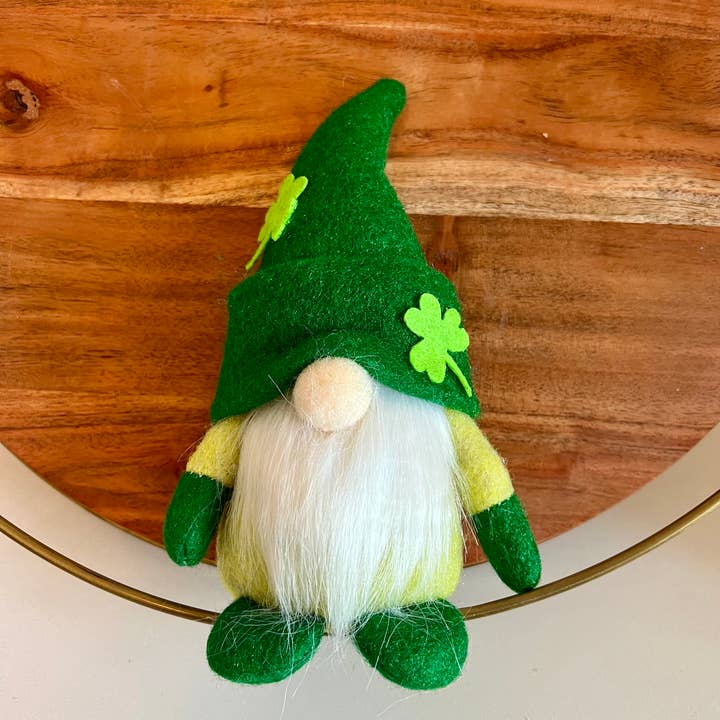 Ancien chapeau vert foncé de nain irlandais pour la Saint-Patrick pour la vente par Ivy and Sage Market