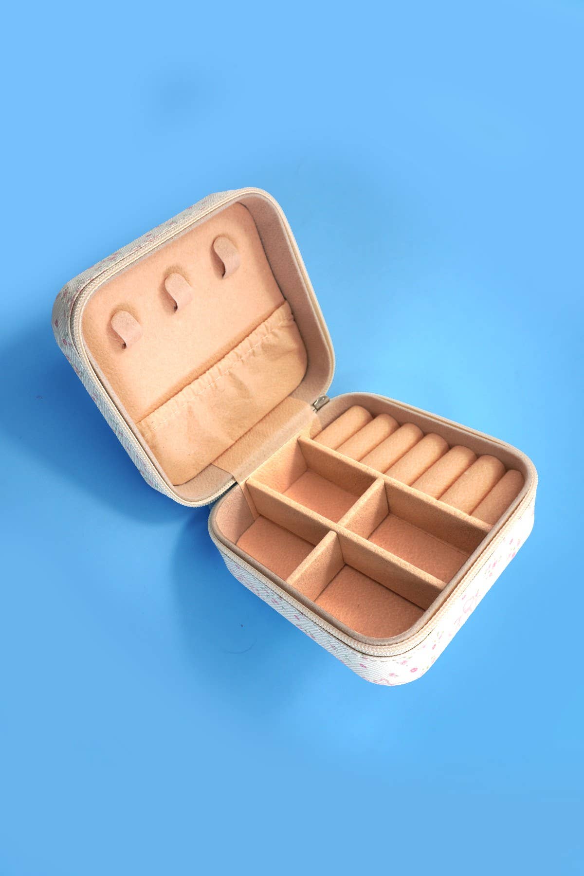 JOSSLYN by wall to wall - Vente Boîte/rangement à bijoux - BOÎTE DE VOYAGE ORGANISATEUR DE BIJOUX CONÇUE | 40P5524