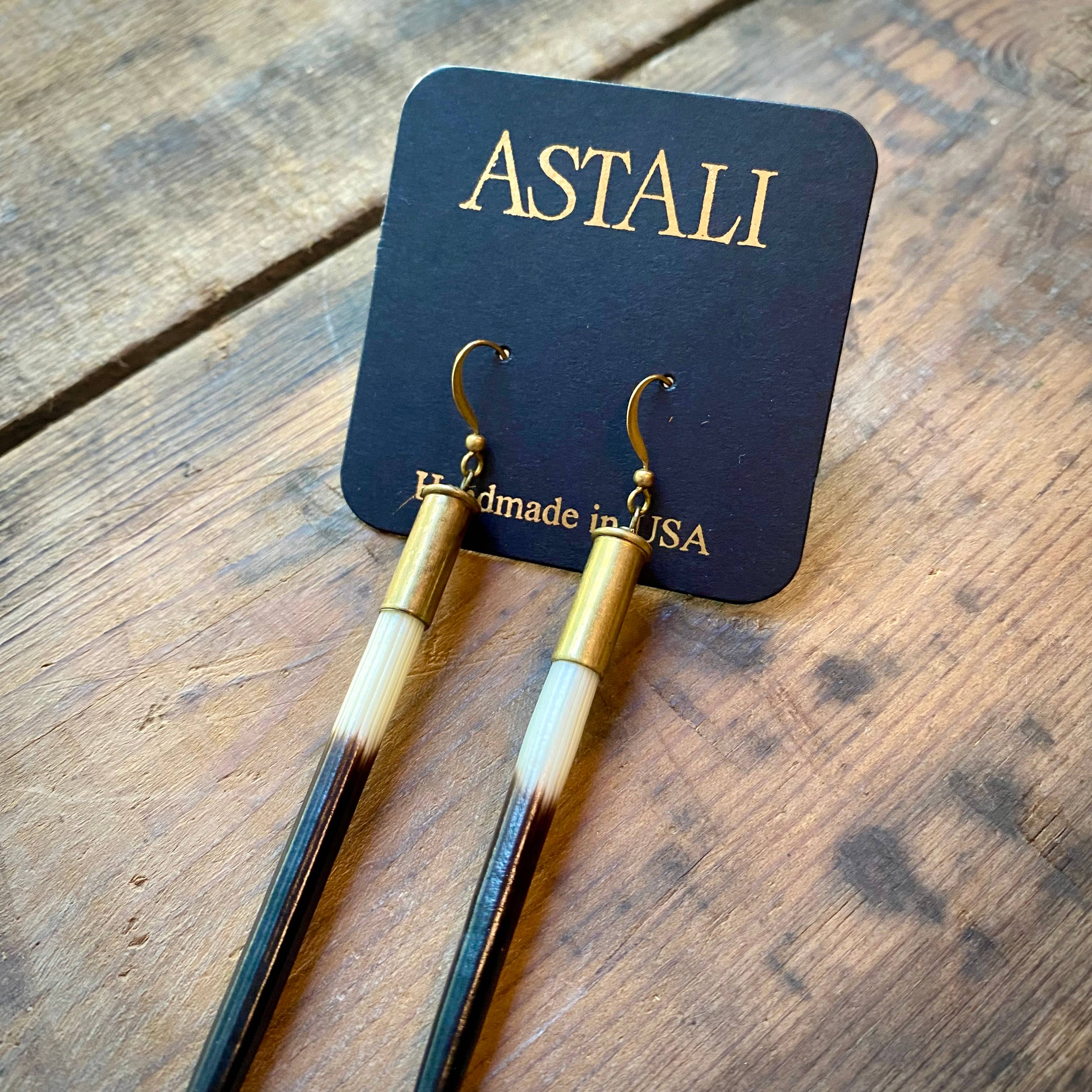 ASTALI - Venta al por mayor Pendientes colgantes - Pluma de puercoespín con forma de bala, casquillos de concha, plumas8