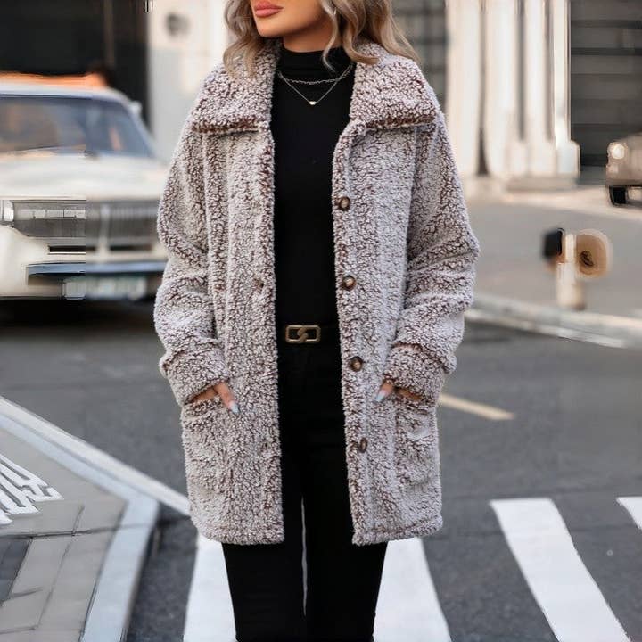 Lange cardiganjas met knopen aan de voorkant en een ontspannen revers. voor wholesale door ShieldChic