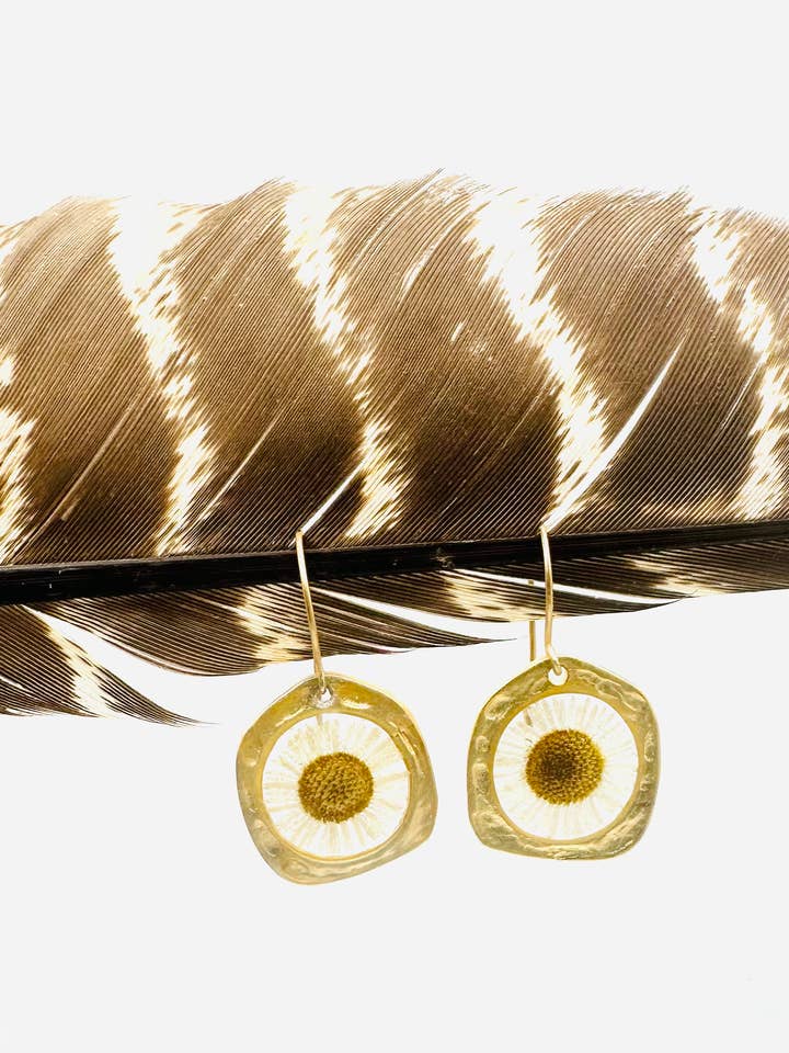 Délicate Petite Marguerite pour la vente par Suzanna Garrett Designs