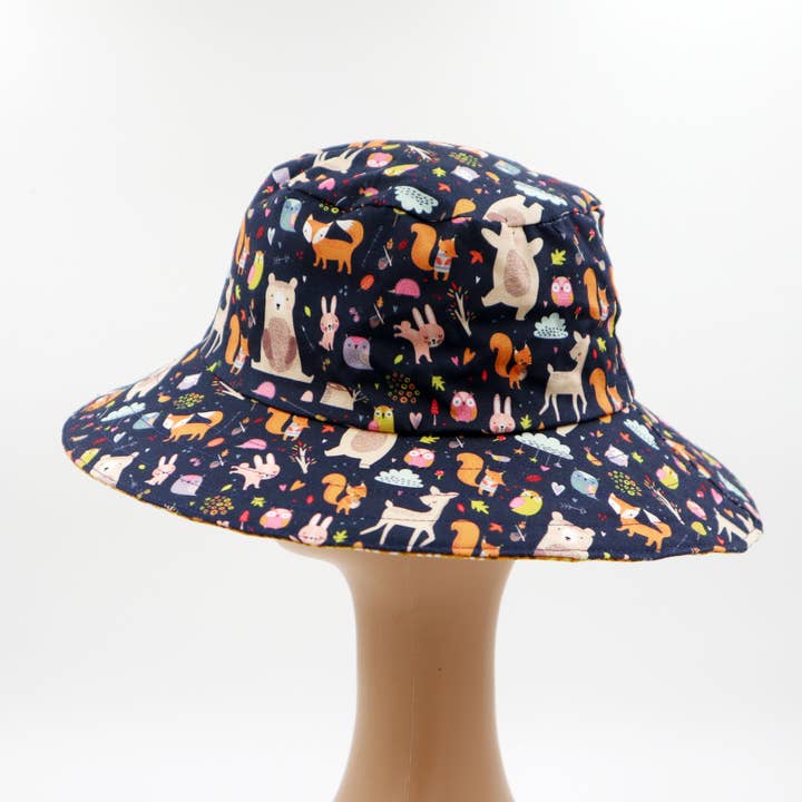 Cappello da sole reversibile, taglia da donna e ragazza, con animali del bosco per la vendita all'ingrosso da parte di Kiss My Patootie