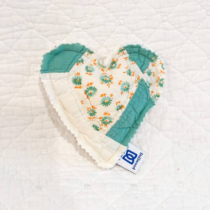 Dellwood Designs - Wholesale Sachet - Heart Lavender Sachet–Handmade with Assorted Antique Quilts 1