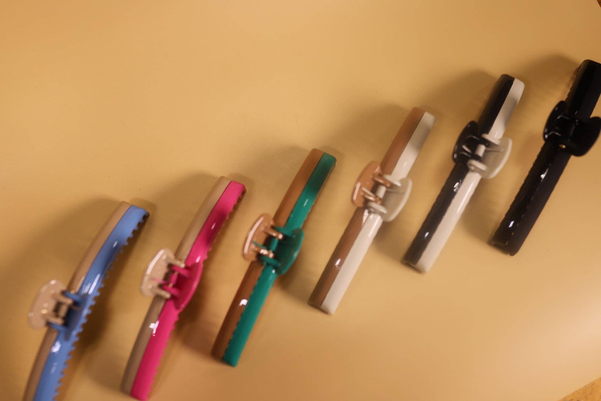 KAXI – Großhandel Haarclip – Damen – ZWEIFARBIGER GLÄNZENDER ORIGINAL HALTE-ALLES-KLAUE3