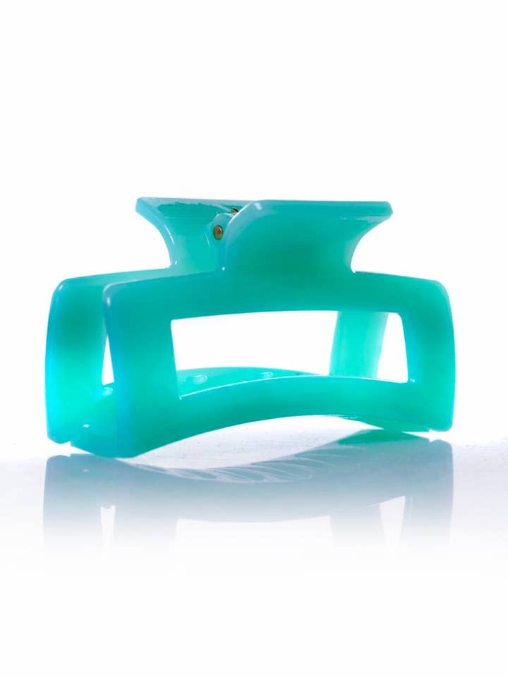 KREIEREN SIE EINEN TÜRKISFARBENEN KRALLEN für den Großhandel von Laura Elizibeth Fashion Limited