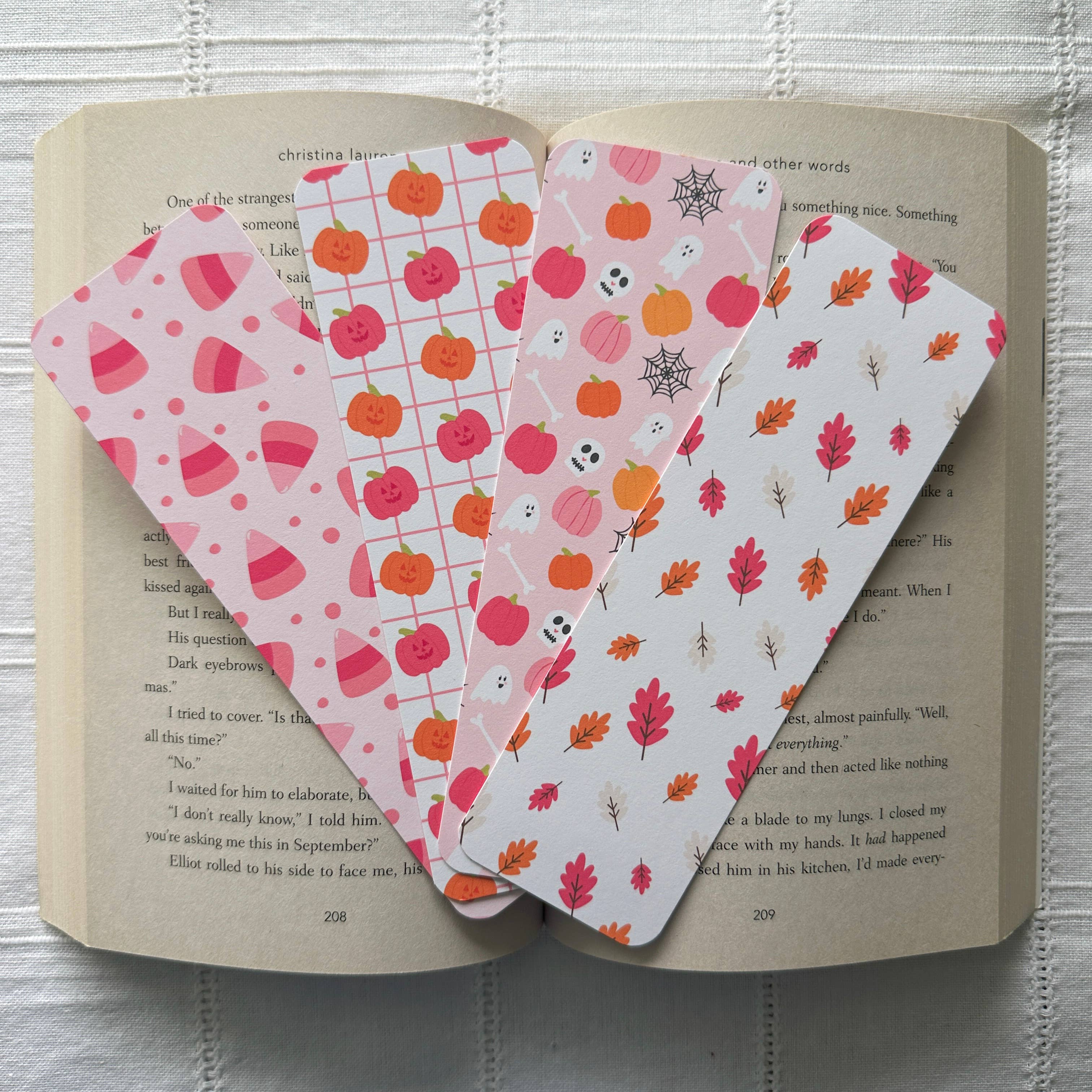 Created by Sav Co - Vente Marque-page - Marque-pages roses en forme de citrouille et de fantômes pour Halloween, cadeau livresque5